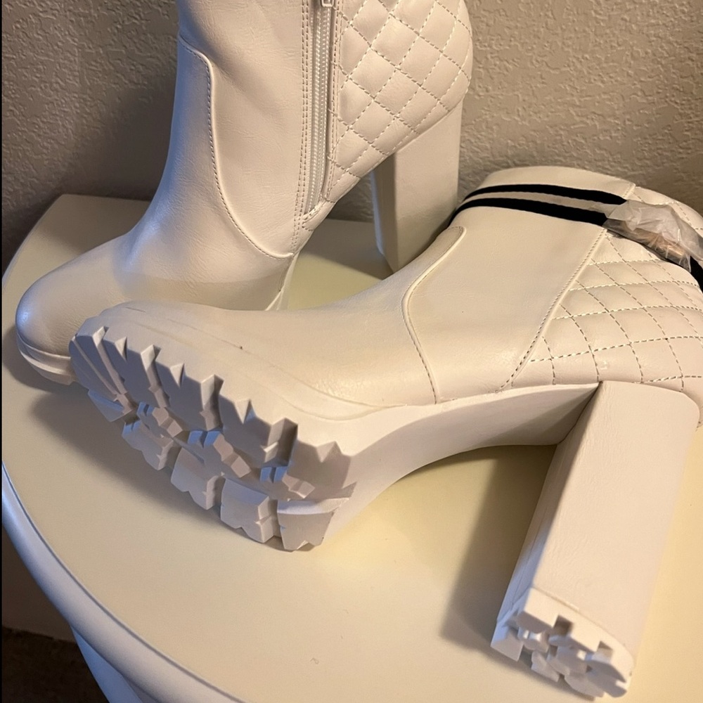 Shoe Dazzle Boots